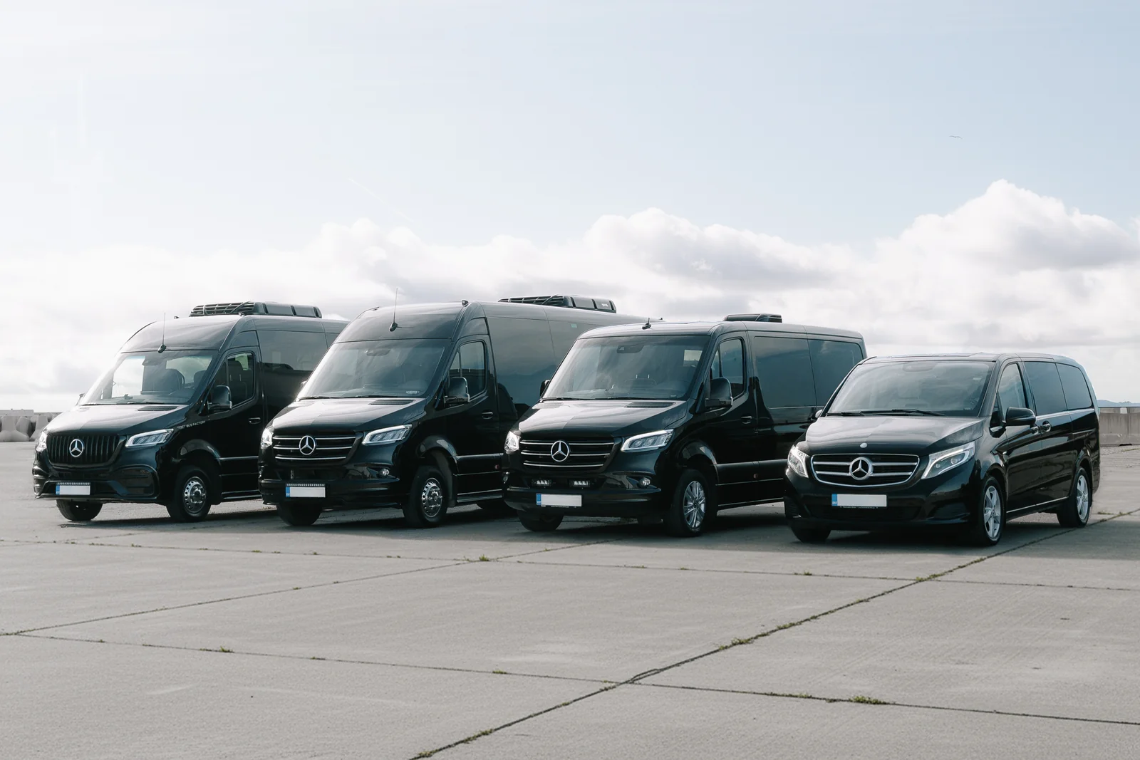 Stirem Busside Mercedes-Benz sõidukipark mere ääres