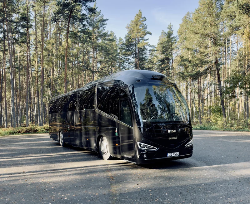 Irizar turismibuss, 49 reisijat välisvaade