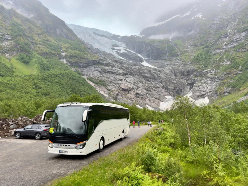 Setra turismibuss, 49 reisijat välisvaade