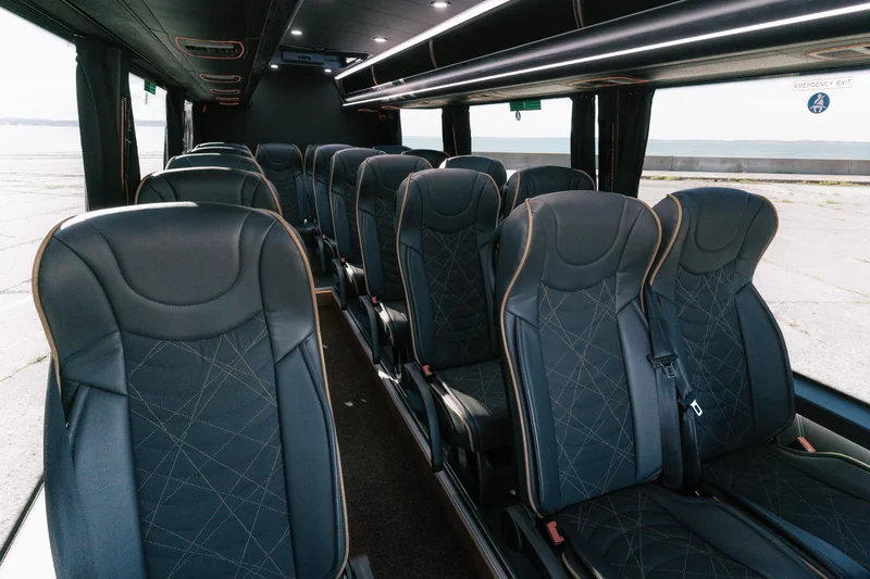 Mercedes-Benz Sprinter, 19 reisijat salong ja varustus