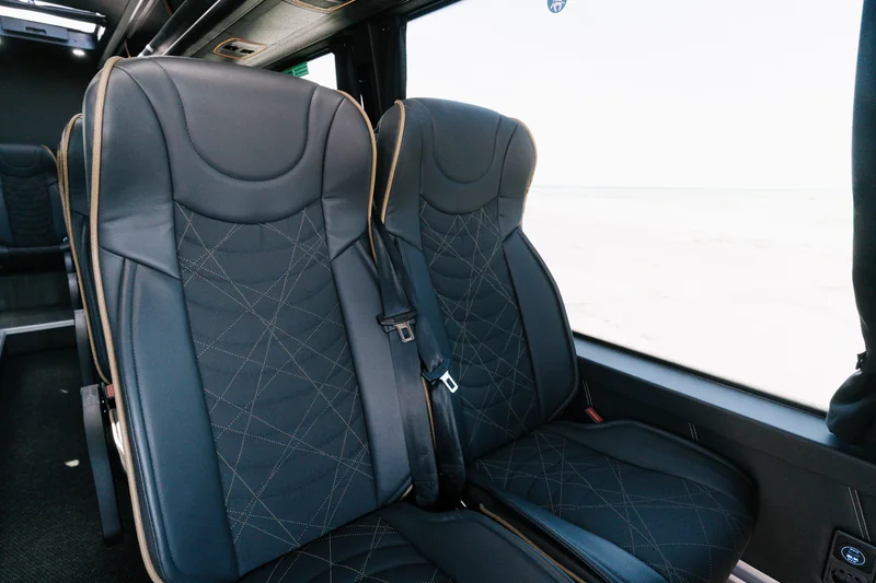 Mercedes-Benz Sprinter, 19 reisijat salong ja varustus