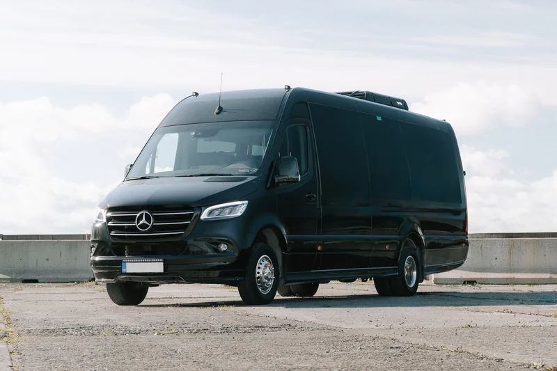 Mercedes-Benz Sprinter, 19 reisijat, TV ja WiFi – välisvaade