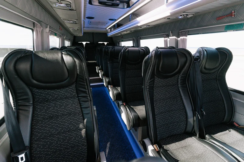 Mercedes-Benz Sprinter, 19 reisijat, TV-monitoriga salong salong ja varustus